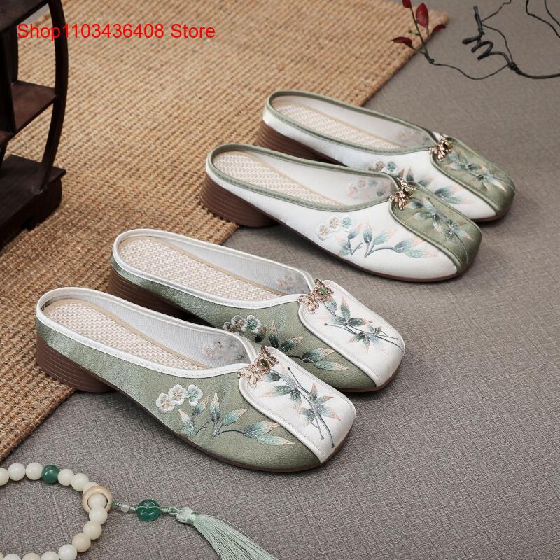 新しい刺繍入りスリッパ、女性用ホームフラット布製シューズ、ナ - Ethnic Fashion In のレビューと価格